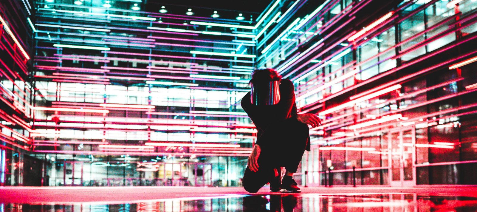 Cognitive virtual network operator games