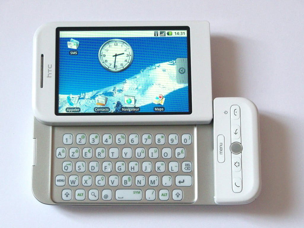 HTC Dream running in Android 1.6, 2008