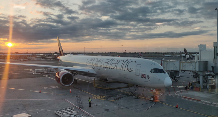 h kamran p dbY mwmtY unsplash